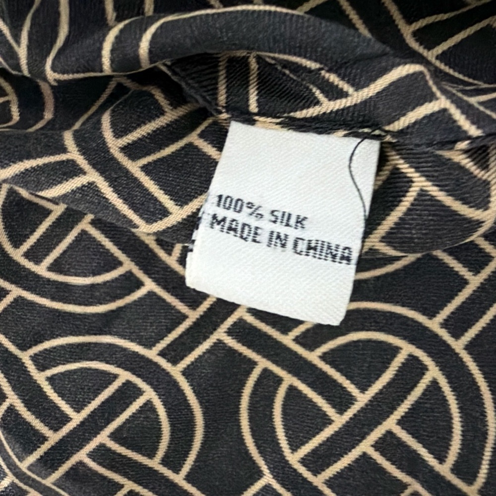 Elizabeth McKay 100% silk Geo print popover blouse, Black And Tan * Size 12* O-8 - Picture 5 of 9